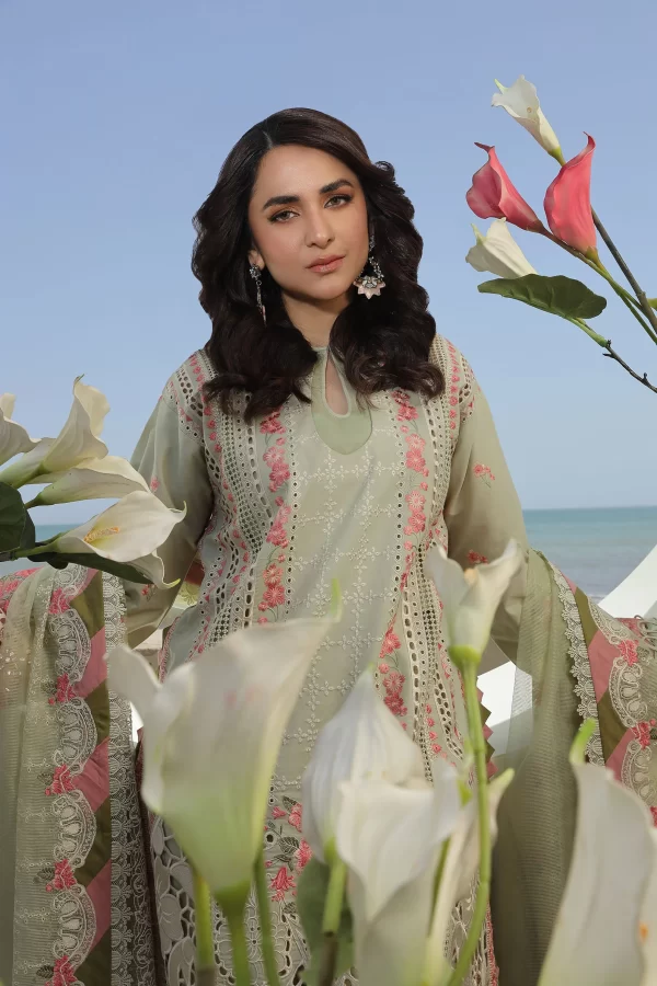 Luxury Lawn '24 By Maryam Hussain-HAVANA - Image 3