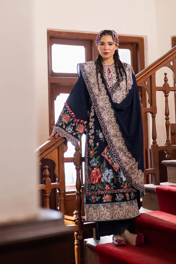 Maryam Hussain winter shawl '24-Muse - Image 3