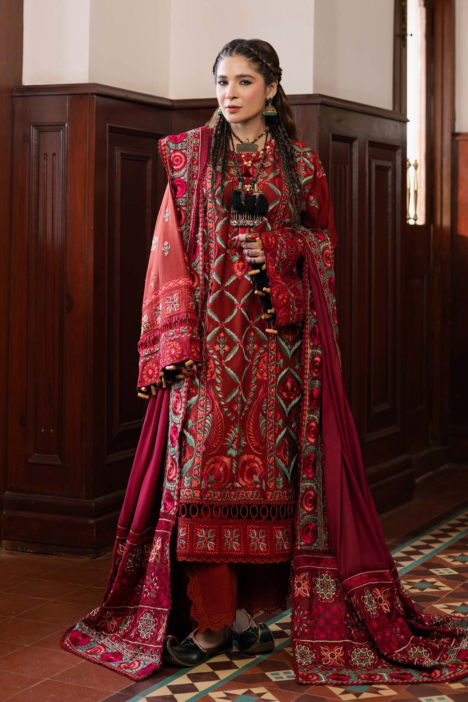 Maryam Hussain winter shawl '24-Fall