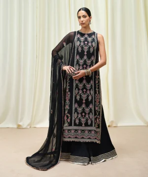 SAPPHIRE Embroidered collection' 25' SKU: U3FELX25V614