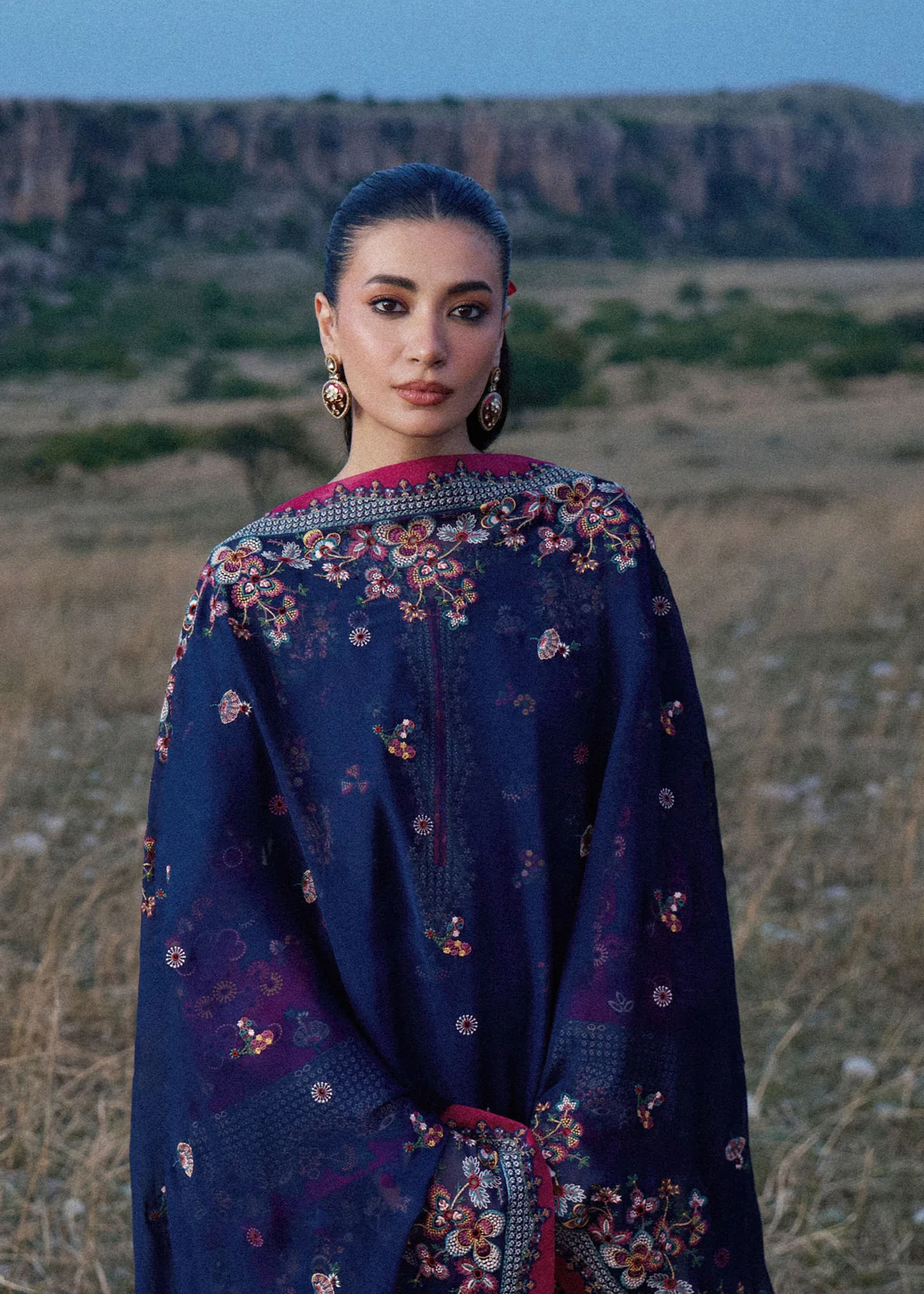 Hussain Rehar Jinan Luxury Lawn '26-Nilima - Image 3