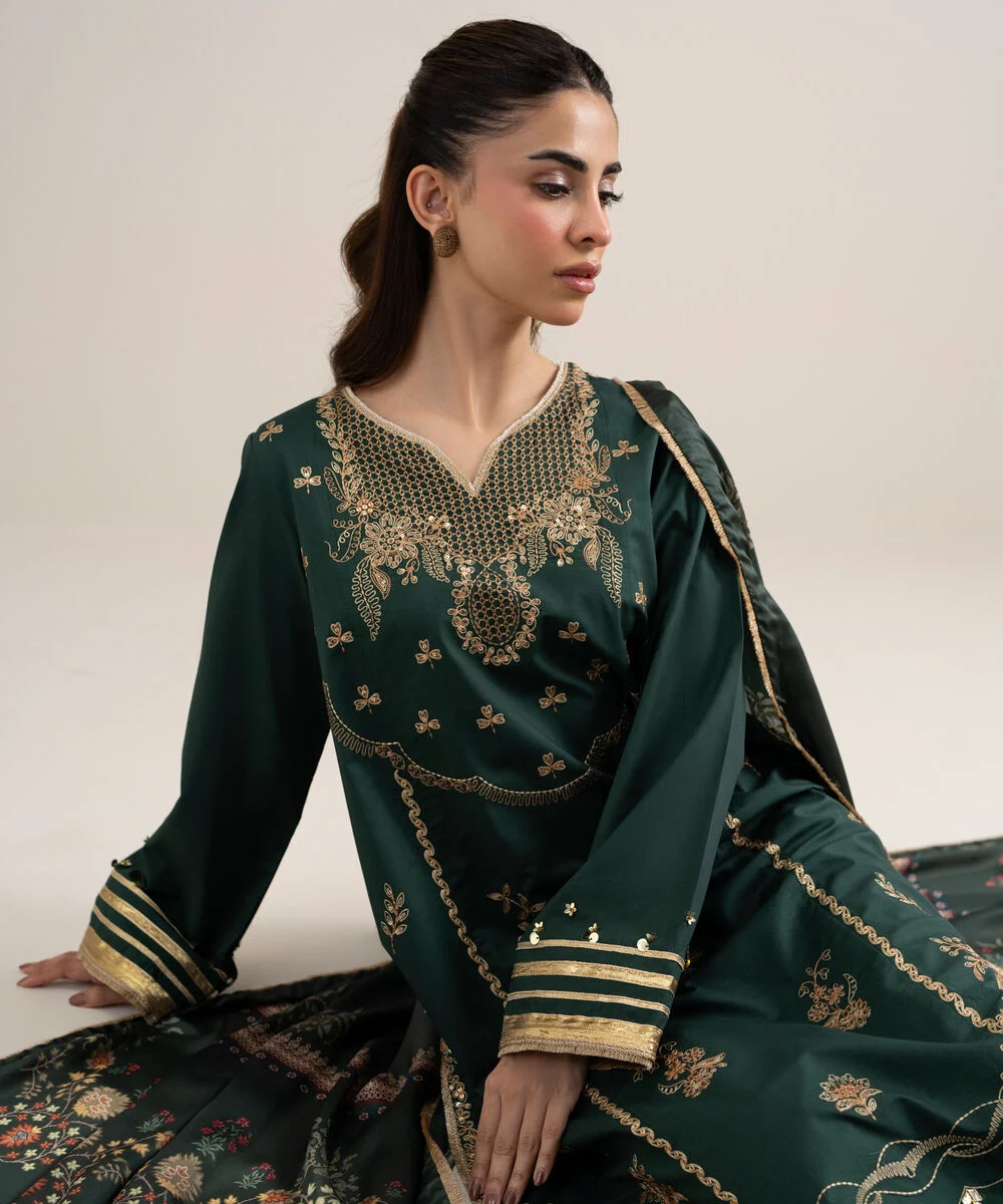 SAPPHIRE Lawn Collection,26 - Image 4