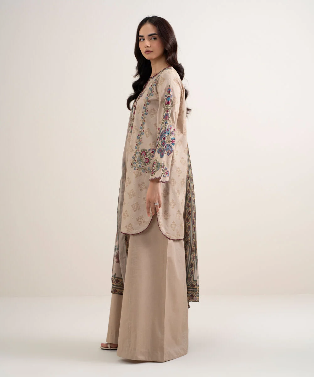 SAPPHIRE Lawn Collection,26 - Image 3