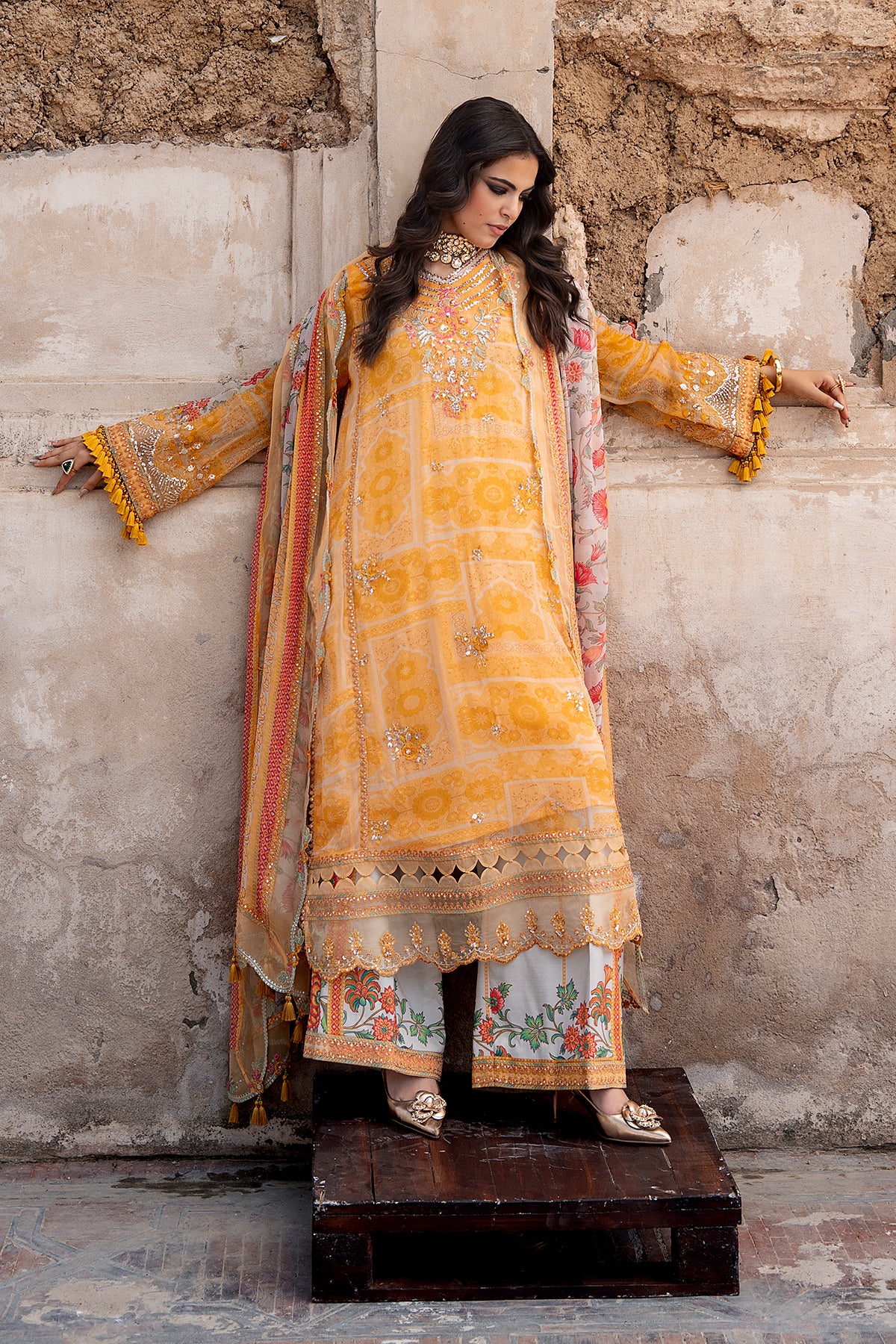 CHARIZMA Embroidered Chiffon Collection,26 VSLW6-09