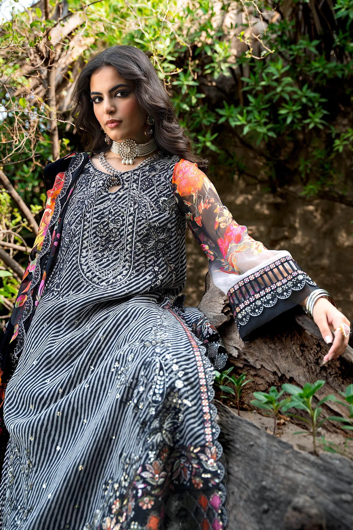 CHARIZMA Embroidered Chiffon Collection,26 VSLW6-02 - Image 3