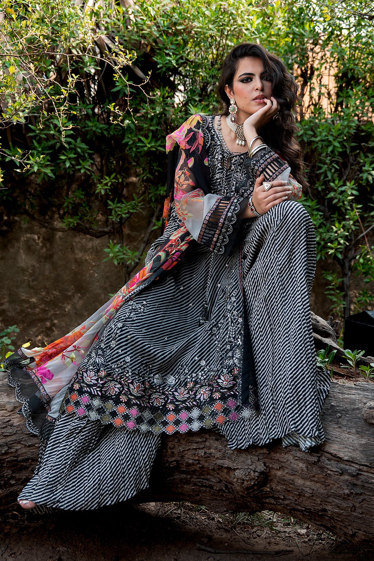CHARIZMA Embroidered Chiffon Collection,26 VSLW6-02 - Image 4