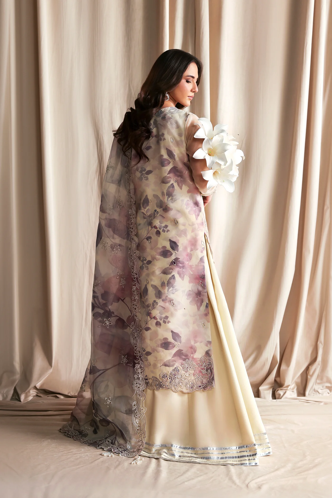 Zarif Siraya Luxury Formals '26-GAJRA - Image 3