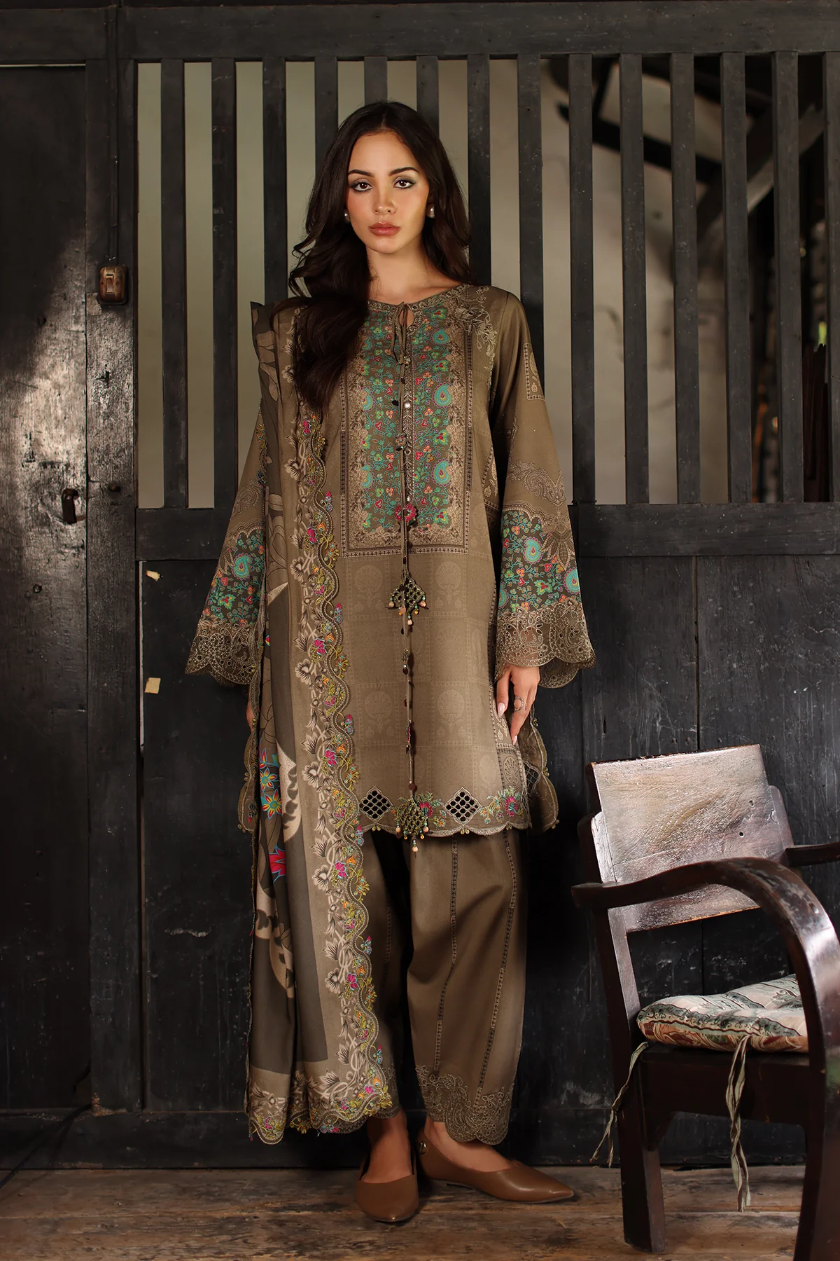 Charizma Aniq Embroidered Linen '26-ANW7 05