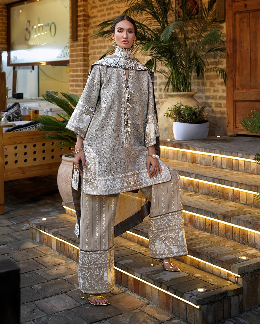 Mushq Broadway winter '26-Eastern Empress - Image 3